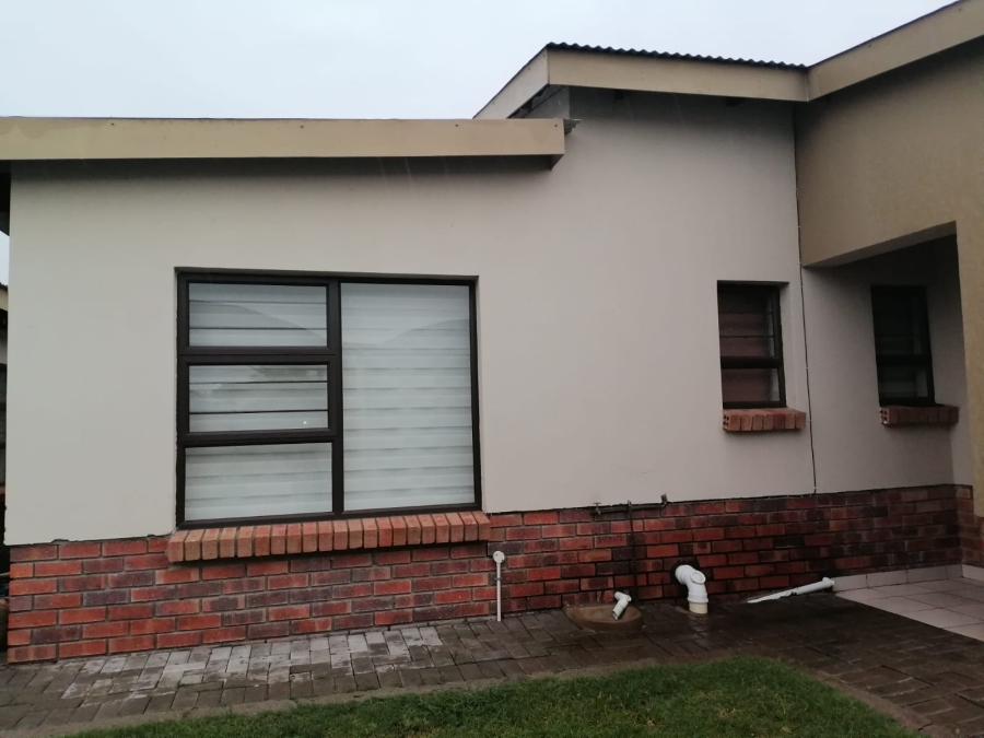 To Let 3 Bedroom Property for Rent in Waterval East North West
